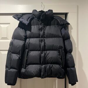 Authentic men’s Burberry Black and dark navy (almost black) Puffer Jacket-size S